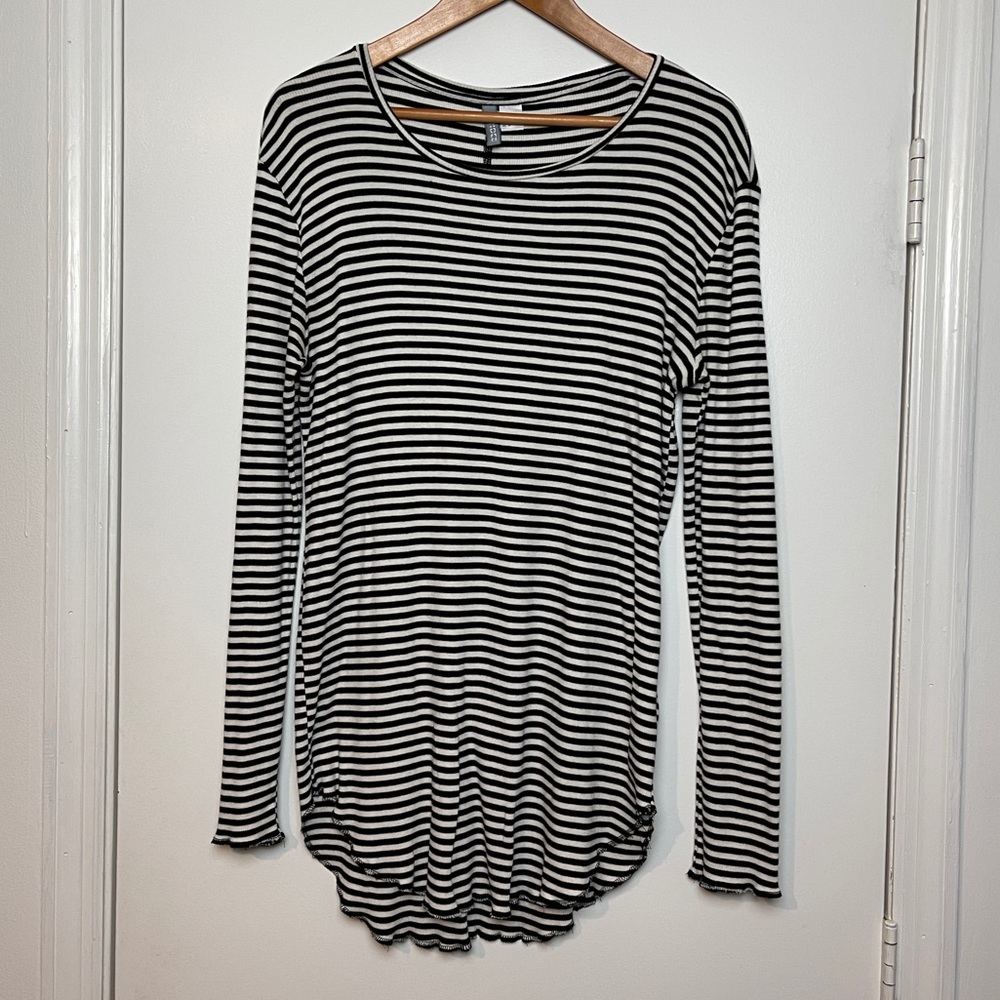Long Sleeve Ribbed Black & White Stripe Top